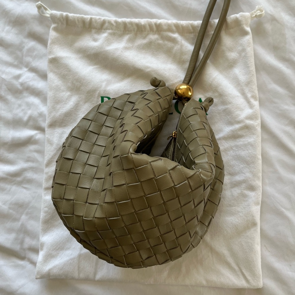 Brand New Bottega Veneta Medium Turn Pouch Travertine-Gold